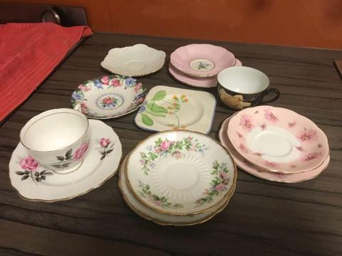 Cups, saucers and plate oddments