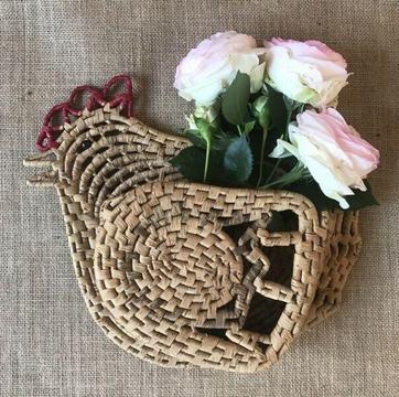 VINTAGE ROOSTER HANGING WALL BASKET WOVEN WICKER CHICKEN