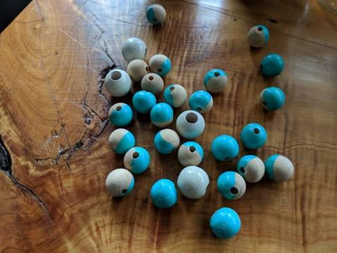 Wooden beads - 4 x 2 cm white - 25 x 1.8 cm aqua & natural