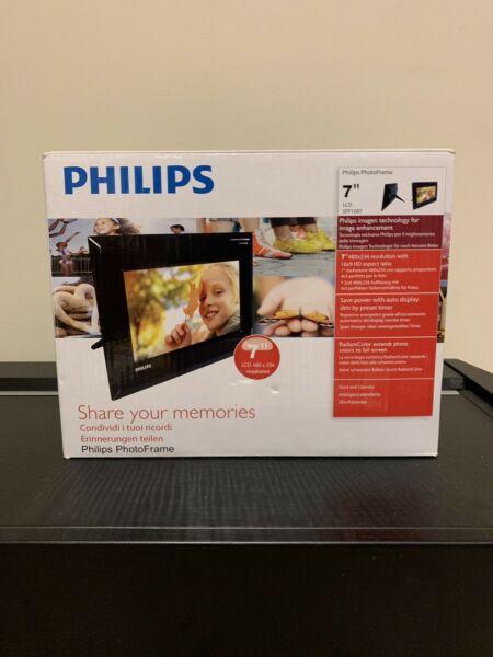 Philips Digital Photoframe 7 inch - Brand New