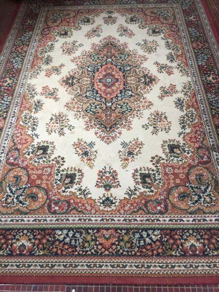 Oriental design floor rug 2 x 3 metres