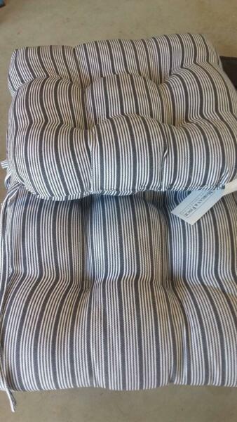 6 chair cushions