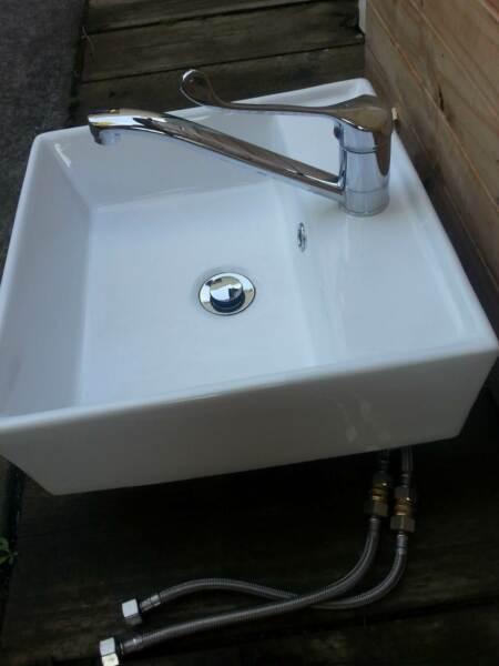 BATHROOM Vanity Sink & Mixer great condition
