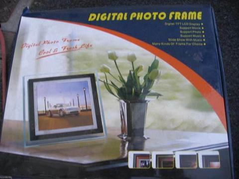 DIGITAL PICTURE FRAME NEW 10 INCH LED PICTURE / VIDEO /AUDIO /SCR