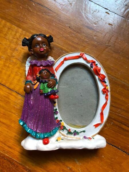 Little girl statue - Picture Frame