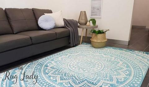 NEW!!! Medium Mandala Light Blue & Natural White Floor Rug