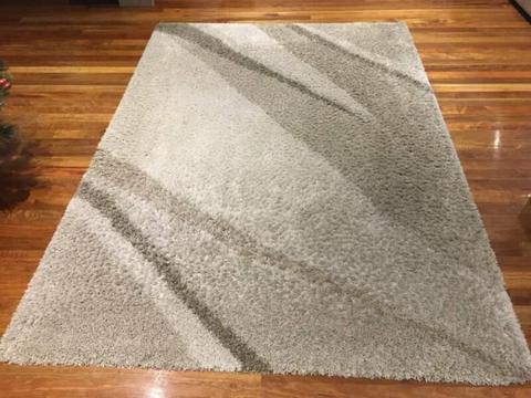 Floor Rug Excellent Condition