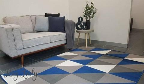 BRAND NEW!!! Large Royal Blue & White Triangles Floor Rug