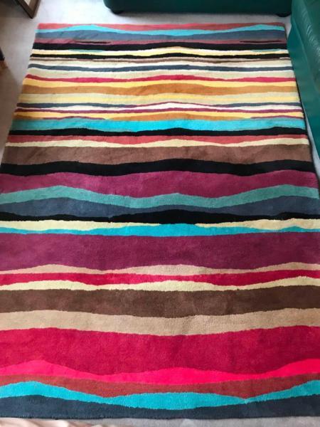 Wool rug - modern design - great condition