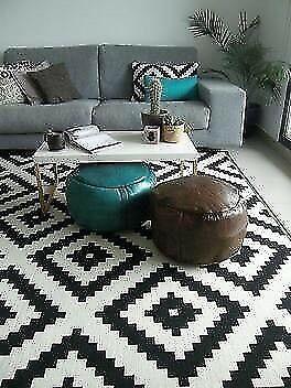 Black and white square rug 200x200cm