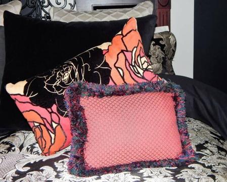 2 DESIGNER QUALITY CUSHIONS - VELVET & TEXTURED - AS NEW!!