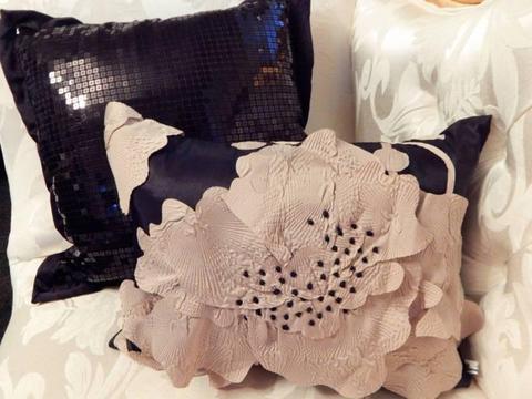 1 BLACK SEQUIN DESIGNER CUSHION - AS NEW CONDITION!