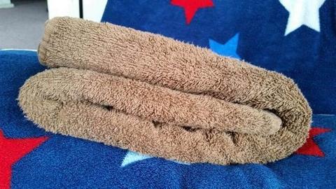 March 112# A good condition Brown color bath towel