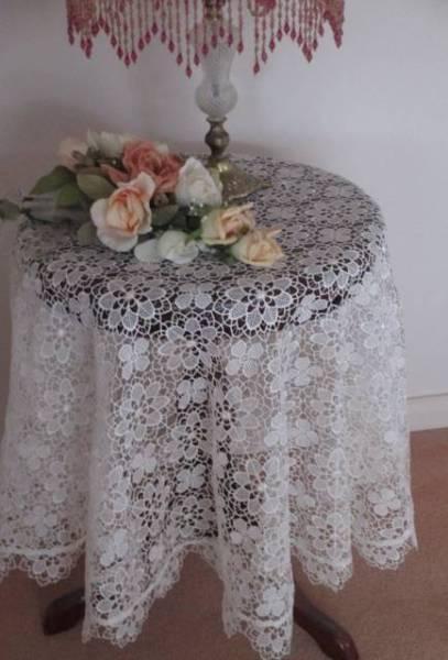 COTTON LACE TABLE CLOTH MADE IN FRANCE - NEW WTH LABEL
