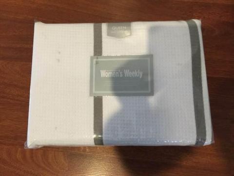 QUEEN DOONA COVER WHITE PILLOWCASES - NEW