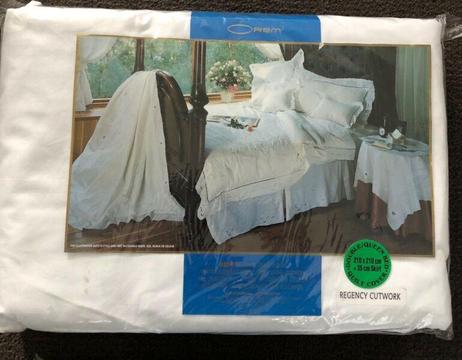 Regency cut bed linen