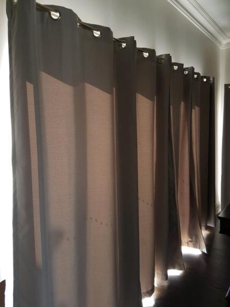 30 Curtains with metal eyelets
