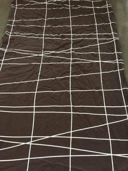 SINGLE BROWN & WHITE DOONA COVER