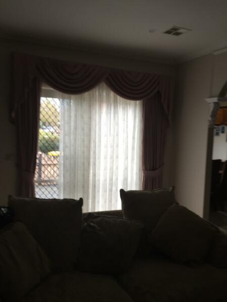 2x curtain in very good condition