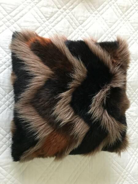 LOGAN MASON Faux Fur Cushion