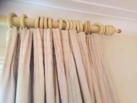 Cream Damask curtains - need to sell ASAP- Excellent Condition!