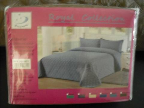 SINGLE BEDSPREAD ,QUILTED ,BRAND NEW ,Tidy the bed before xmas