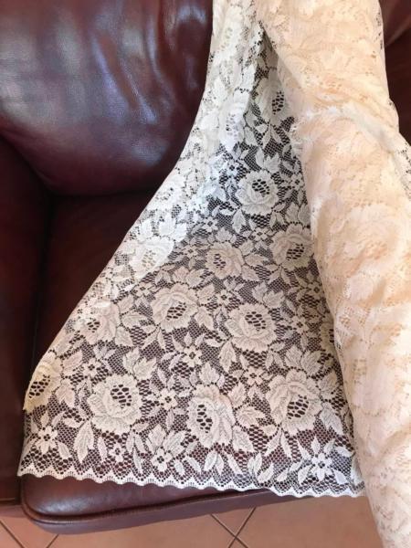 6m roll of cream floral lace (270cm wide), scalloped edges