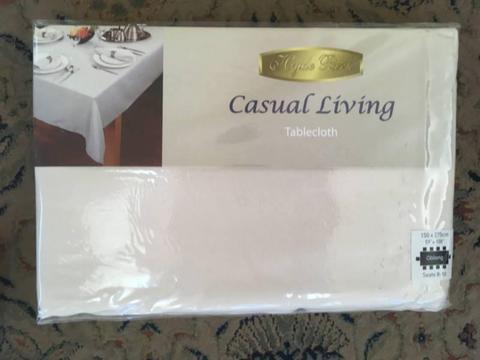 Brand New HYDE PARK CASUAL LIVING NATURAL TABLECLOTH 150 x 275cm