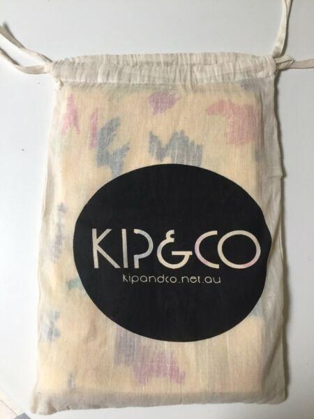 Kip & Co matching scribble yellow pillow case x2