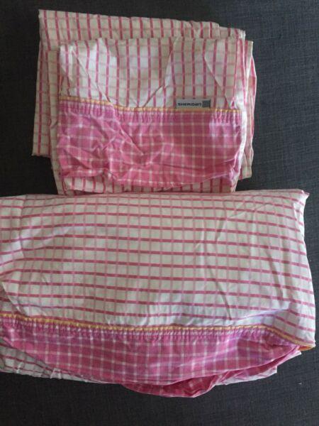 Sheridan Queen Top sheet & 2 pillow cases