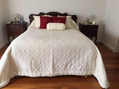 Bianca Queen Size Bedspread Two Throw Cushions, One Role Cushion