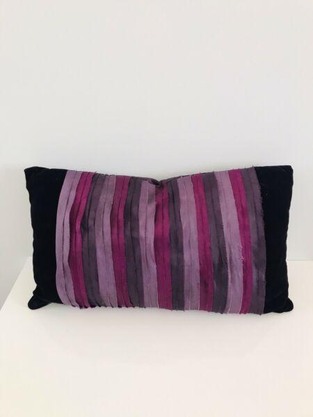 Decor velvet rectangular cushion