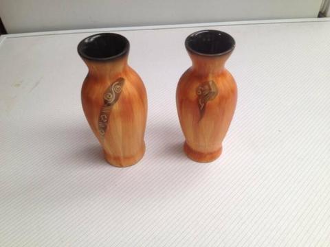 Small Table Vase Pair (INo190)