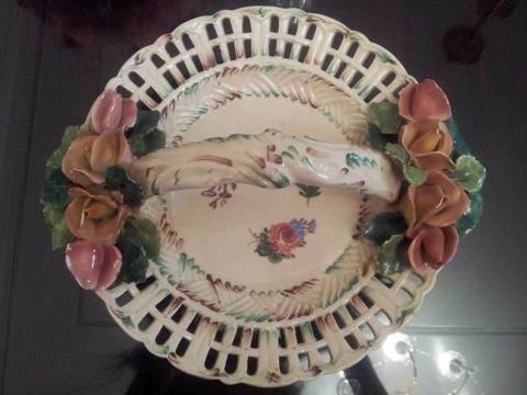 Beautiful Italian porcelain fruit plate