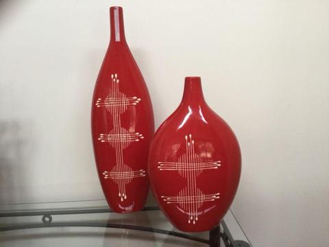 Set of two Vases