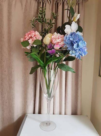 Vase & Flowers
