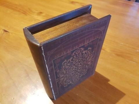 Old style Wood & Leather Look secret Book box