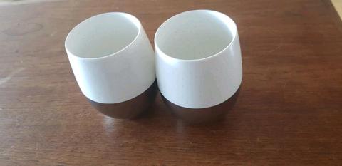 Set of 2 porcelain mugs