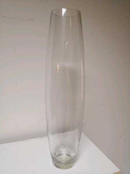 2 x Round Tall Flower Glass Display Vases Selling Cheap