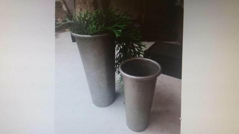 plant/flower metal vases/pots