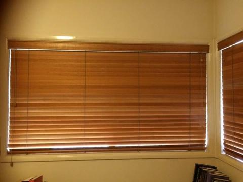 Cedar venetian blinds