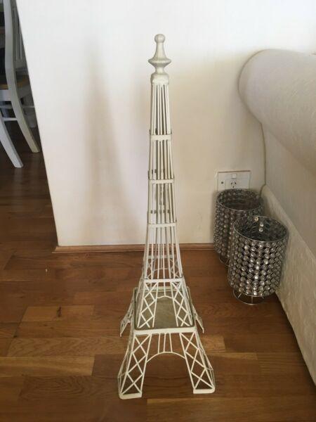 Eiffel tower decor