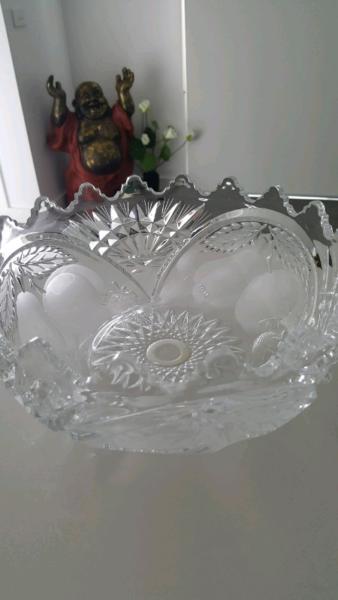 RETRO CRYSTAL BOWL - DIAMOND CUT ETCHED & FROSTED EXC COND