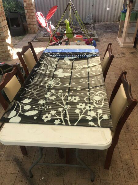 Glass flower printed table