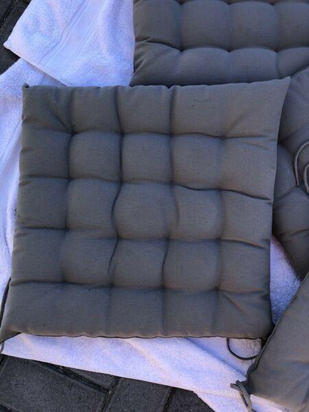 Outdoor chair cushions x 4