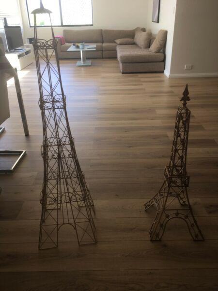 Eiffel towers x 2
