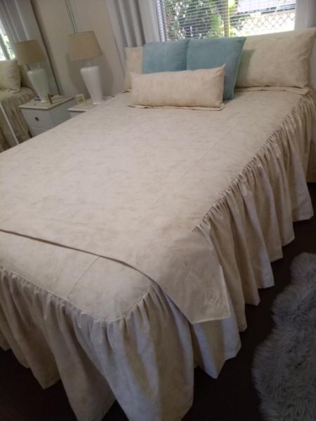 Queen size bedspread