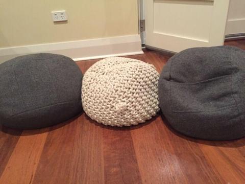 Small round Cushions