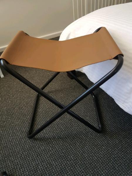 Fold-up stools