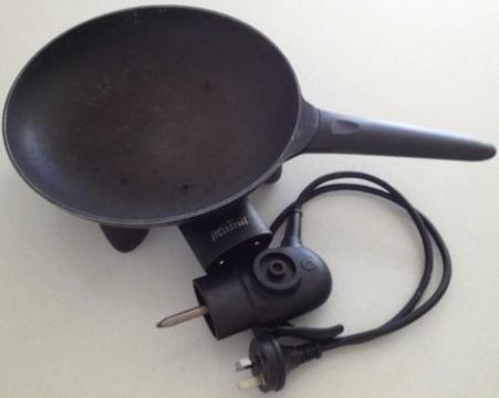 Mistral MES25 electric frying pan